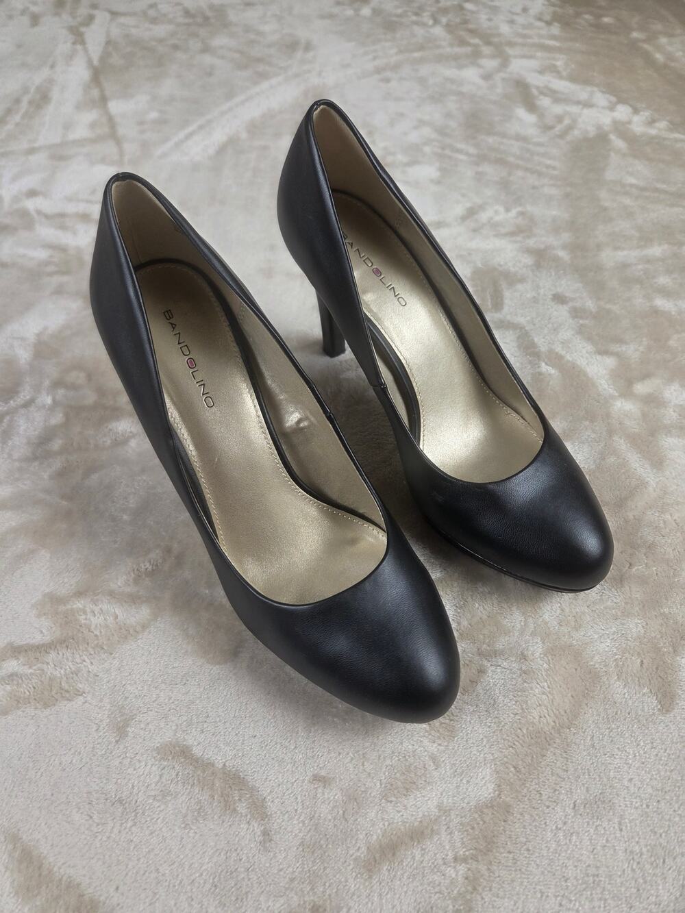 Bandolino Black Faux Leather  Pumps